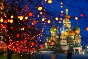 Россиянам, в целях безопасности, порекомендовали встречать Новый год дома