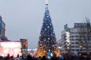 В Донецке состоялись торжества по случаю открытия новогодней елки 