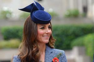 Геpцогиня Кембриджская шокировала британцев лицом без макияжа и прически 