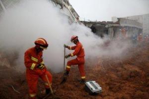 Оползень в Китае: эвакуировано около 900 человек, более 40 - пропали без вести