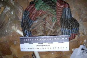 В Красном Лимане местный житель лишился кисти руки, решив разобрать найденный боеприпас