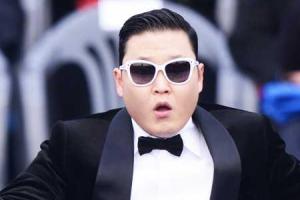Шоумен PSY взорвал интернет странным танцем в шокирующем наряде