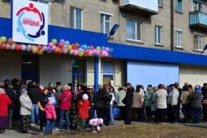 Российские бизнесмены наживаются на жителях оккупированного Донбасса, сбывая просроченные продукты и алкоголь