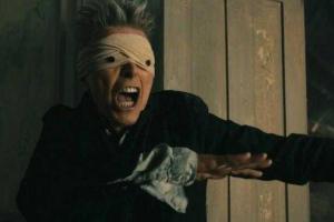 Незадолго до смерти музыкант Дэвид Боуи представил жуткий клип