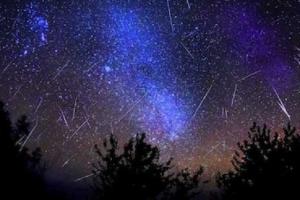 Сегодня ночью жители Земли смогут наблюдать за фантастическим звездопадом