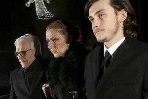 В Сети появились первые официальные фото с похорон мужа певицы Селин Дион 