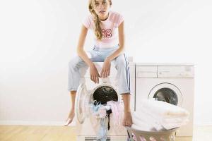 Жительница Британии постирала джинсы с выигрышным лотерейным билетом: джек-пот составлял 47 млн долларов