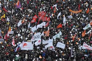 Эксперт: Россия на грани массовых протестов