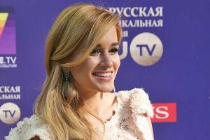 Телеведущая Ксения Бородина поделилась с фанатами семейными новогодними фото 