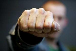 В Северодонецке 32-летний мужчина отправил на больничную койку своего собутыльника