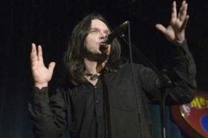 Российский рокер в новой песне жестко раскритиковал путинский режим. Видео