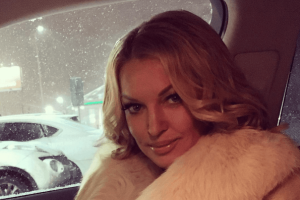 Балерина Анастасия Волочкова принимает поздравления с 40-летним юбилеем