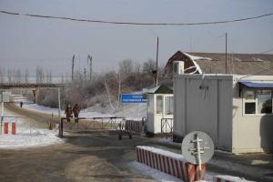 Глава Луганской ВГА побывал на позициях украинских пограничников на КПВВ "Меловое"