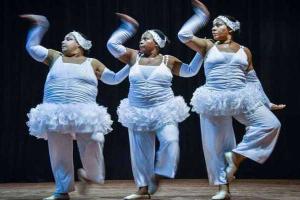 На Кубе балерины с пышными формами с успехом гастролируют с постановкой "Лебединое озеро"