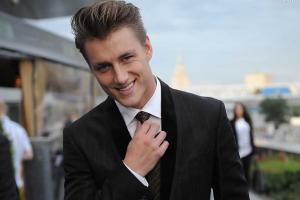 Певец и актер Алексей Воробьев празднует 28-летие