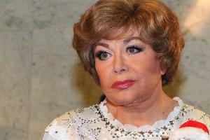 Российская певица Эдита Пьеха убеждена, что Россия страдает из-за американцев