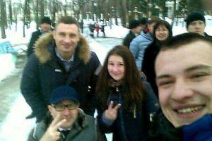 Пользователи Сети жестко отреагировали на прогулку Кличко и Кернеса по заснеженному Харькову 