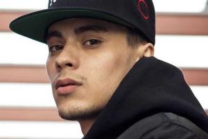 Финский рэпер Микаэль Габриэл сделал тату с портретом Путина 