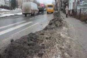 На Ровенщине от снега расчистили более 8 тысяч километров дорог и тротуаров