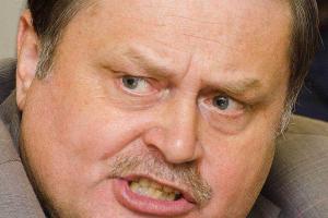 В России коммунисты предлагают запретить семьям "высоких" чиновников заниматься бизнесом