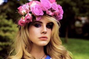 Российские фанатки угрожают расправой певице Лане Дель Рей 