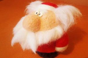 По улицам российского Санкт-Петербурга бродил абсолютно голый Дед Мороз