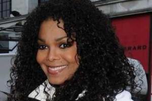 Джанет Джексон ложится под нож хирурга: у певицы обнаружили опухоль в гортани 