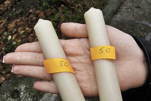 В Керчи покупателей в магазин заманивают обещанием бесплатно подарить свечу