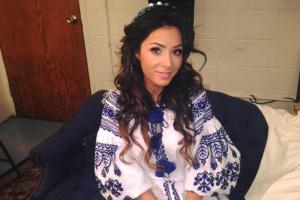 Певица Злата Огневич в Дубае произвела фурор украинским нарядом