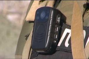 На Донетчине полицейских на блокпостах вооружили портативными видеорегистраторами