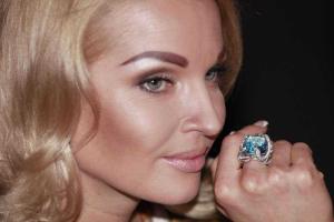 Анастасия Волочкова на юбилей получила оригинальный подарок от неизвестного поклонника