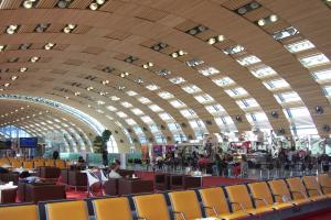 Во Франции группу туристов из Украины сняли с рейса при пересадке на самолет в Майами