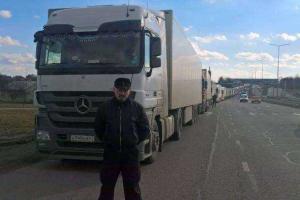 Активисты "Правого сектора" требуют запретить в Украине любой российский бизнес 