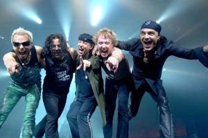 Музыканты "Scorpions" в Киеве исполнили композицию на фоне украинского флага
