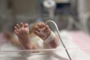 В Китае "по ошибке" чуть не кремировали живого младенца