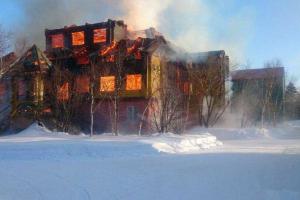 На Сахалине сгорела база отдыха РЖД стоимостью 300 млн рублей