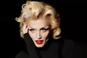 Певица Лайма Вайкуле послала "к черту" российскую журналистку за вопрос о гастрольном туре по Украине