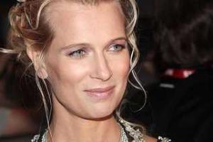 Актриса Олеся Судзиловская показала первое фото с новорожденным сыном