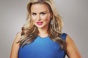 Анна Семенович опровергла слухи о лишнем весе, показав подтянутую фигуру