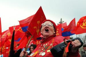 Жители России ностальгируют по прошлому и хотят возрождения СССР - опрос