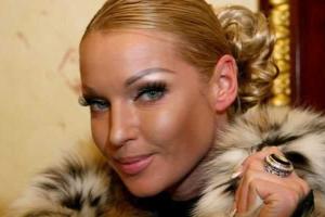 Анастасия Волочкова в московском караоке-баре "жарко" отметила свой юбилей