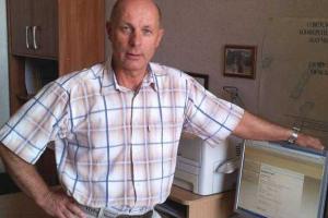 Скандал в ДНУ: 57-летний педагог из Донецка "засветился" на пикантных фото со своей юной любовницей