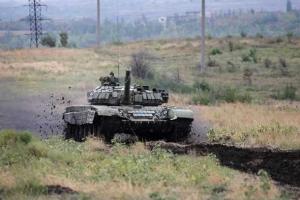 Оккупированный Донецк напичкан танками боевиков "ДНР"