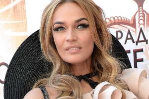 Телеведущая Алена Водонаева шокировала фанатов новым пикантным снимком