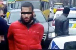 В Киеве при задержании скандального "айдаровца" с фальшивыми документами на авто, полицейских обматерили и покусали