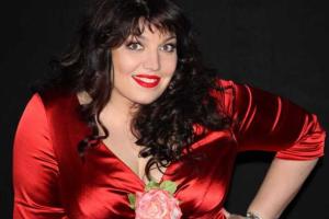 Звезда "Comedy Women" Екатерина Скулкина порадовала поклонников снимками в купальнике