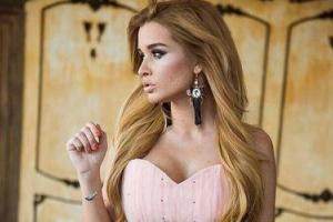 Телеведущая Ксения Бородина решила сменить масть и стала блондинкой 