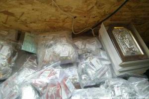 На КПВВ "Марьинка" задержан гражданин Украины, пытавшийся вывезти на оккупированную территорию изделия из драгметаллов