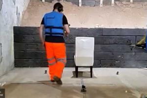 В Шотландии создали мебель, "одетую" в пластины из брони