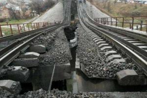 Власти "ДНР" решили согласиться на восстановление разрушенных газопроводов, ЛЭП и железной дороги